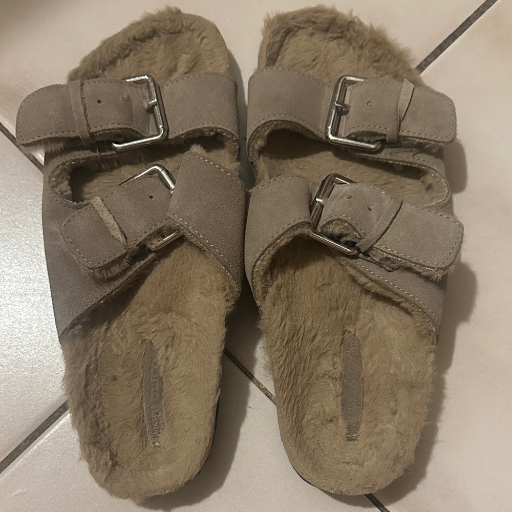 Pull & Bear Faux Fur Lined Buckle Sandals